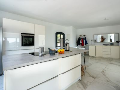 Kitchen with island