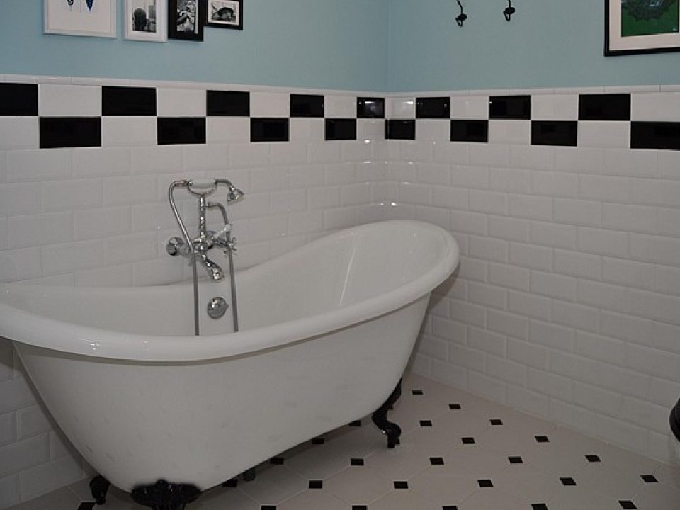 Upper floor bathroom