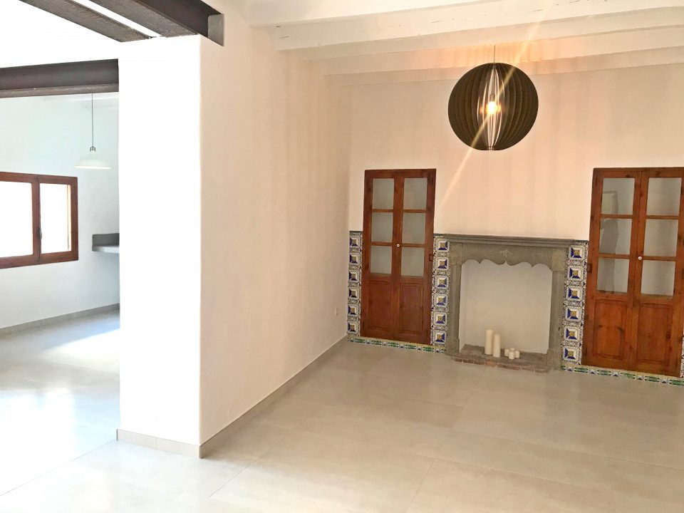 Living room with fireplace