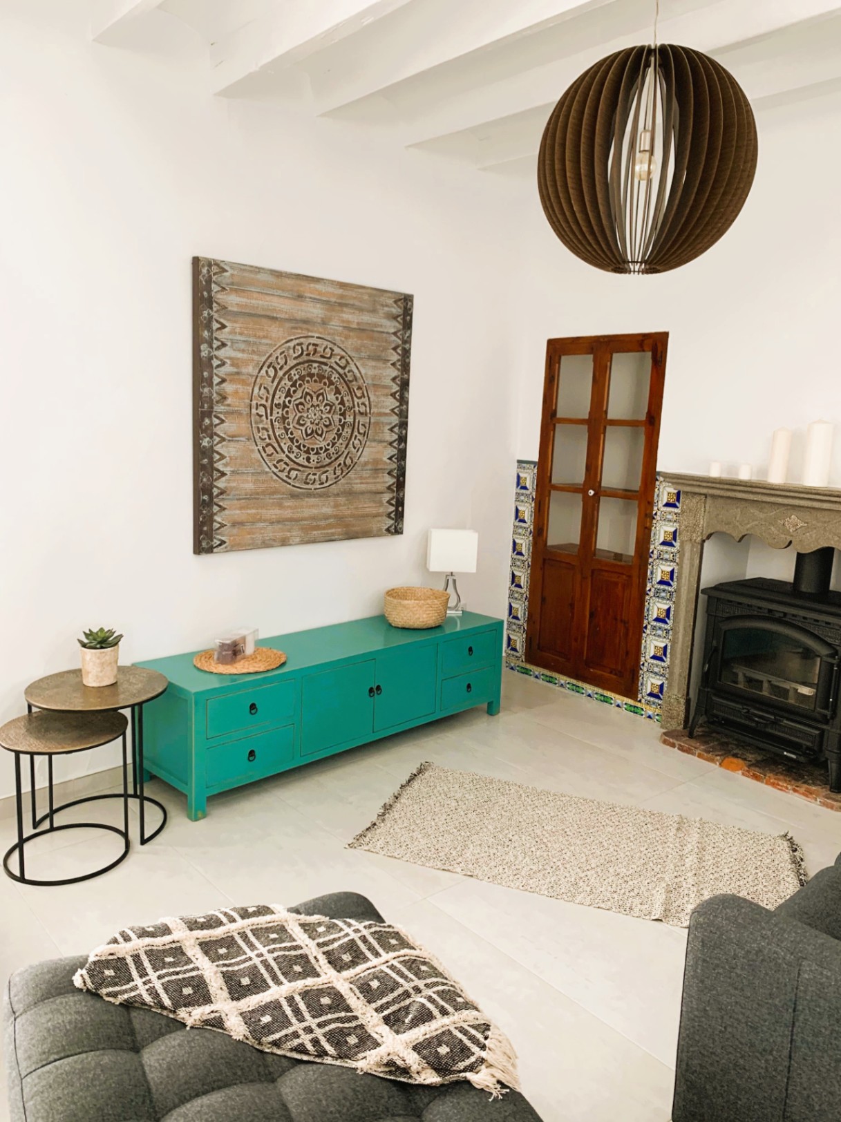 Living room with fireplace