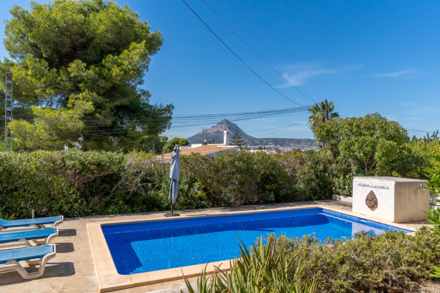 Swimming pool with Montgó views