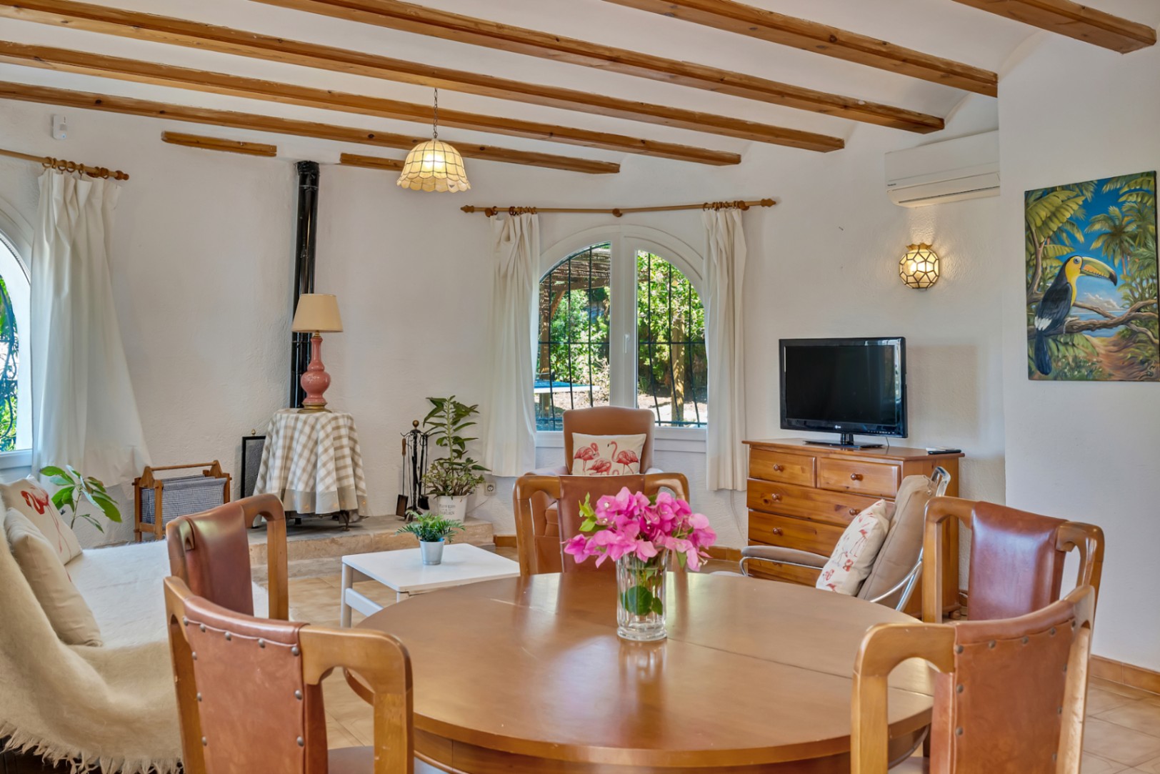 Living and dining area