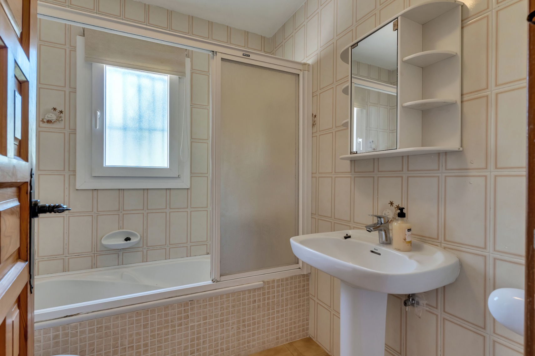 Bathroom with bathtub