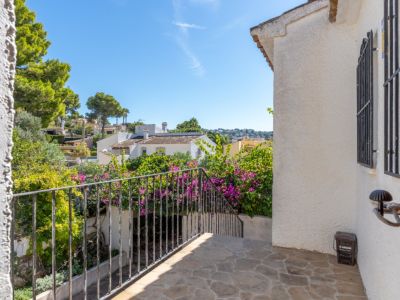 Entrance terrace with views