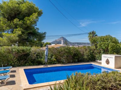 Swimming pool with Montgó views