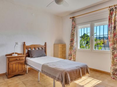 Guest bedroom