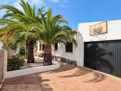 Garage entrance and driveway