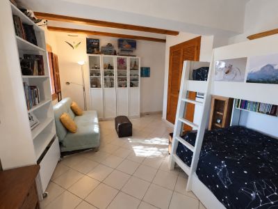 Secondary bedroom