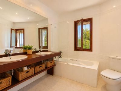 Full bathroom