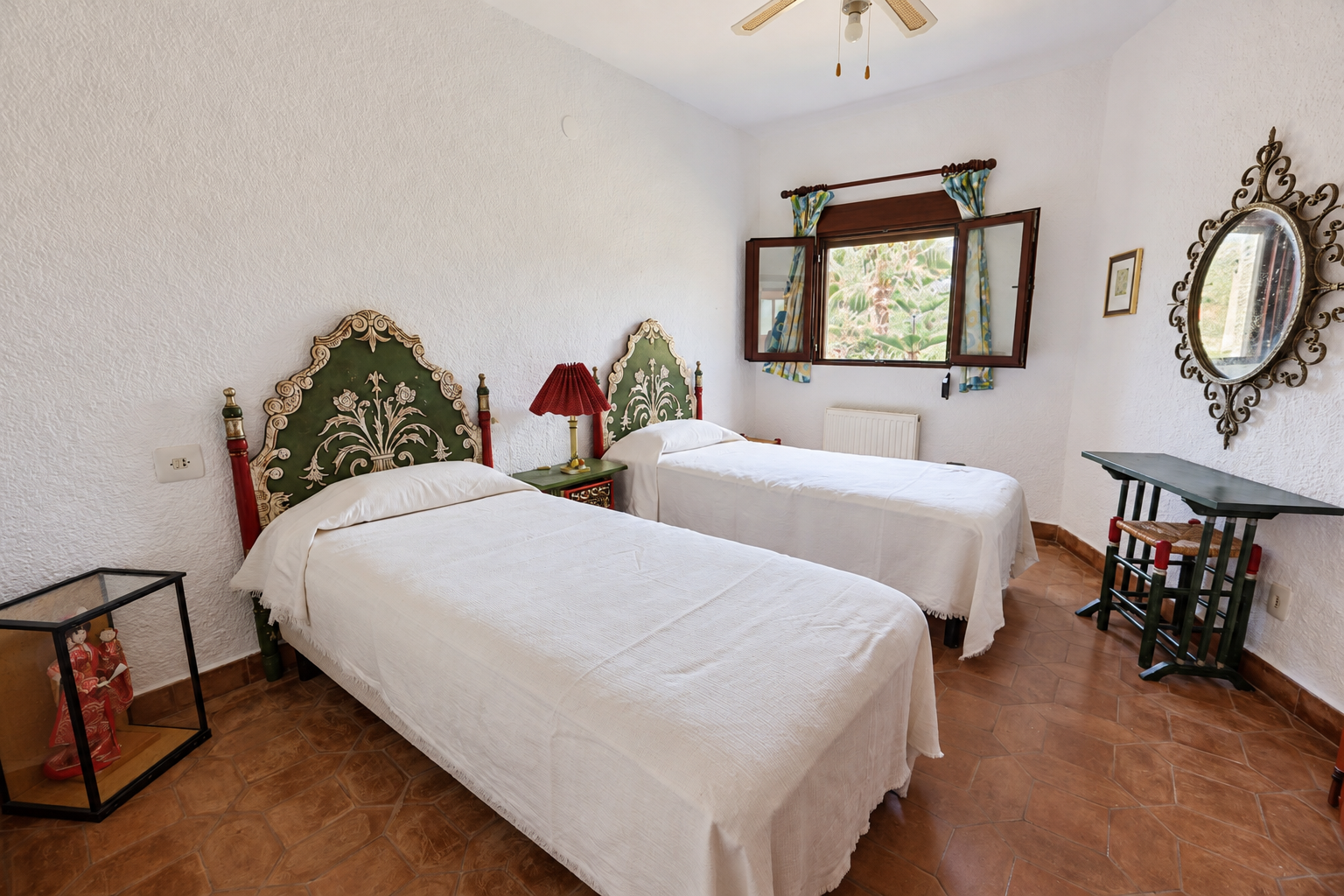 Guest bedroom