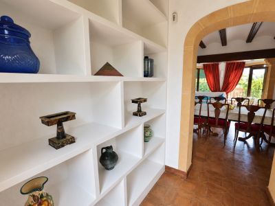 Hallway to dining room