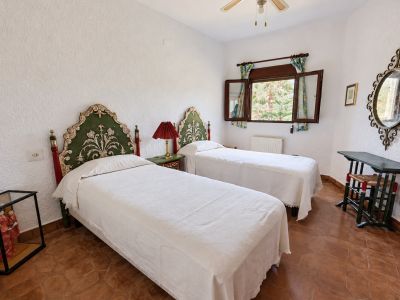 Guest bedroom