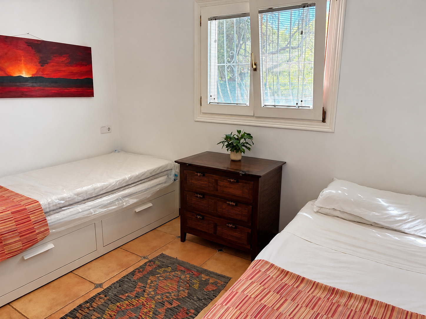 Guest bedroom