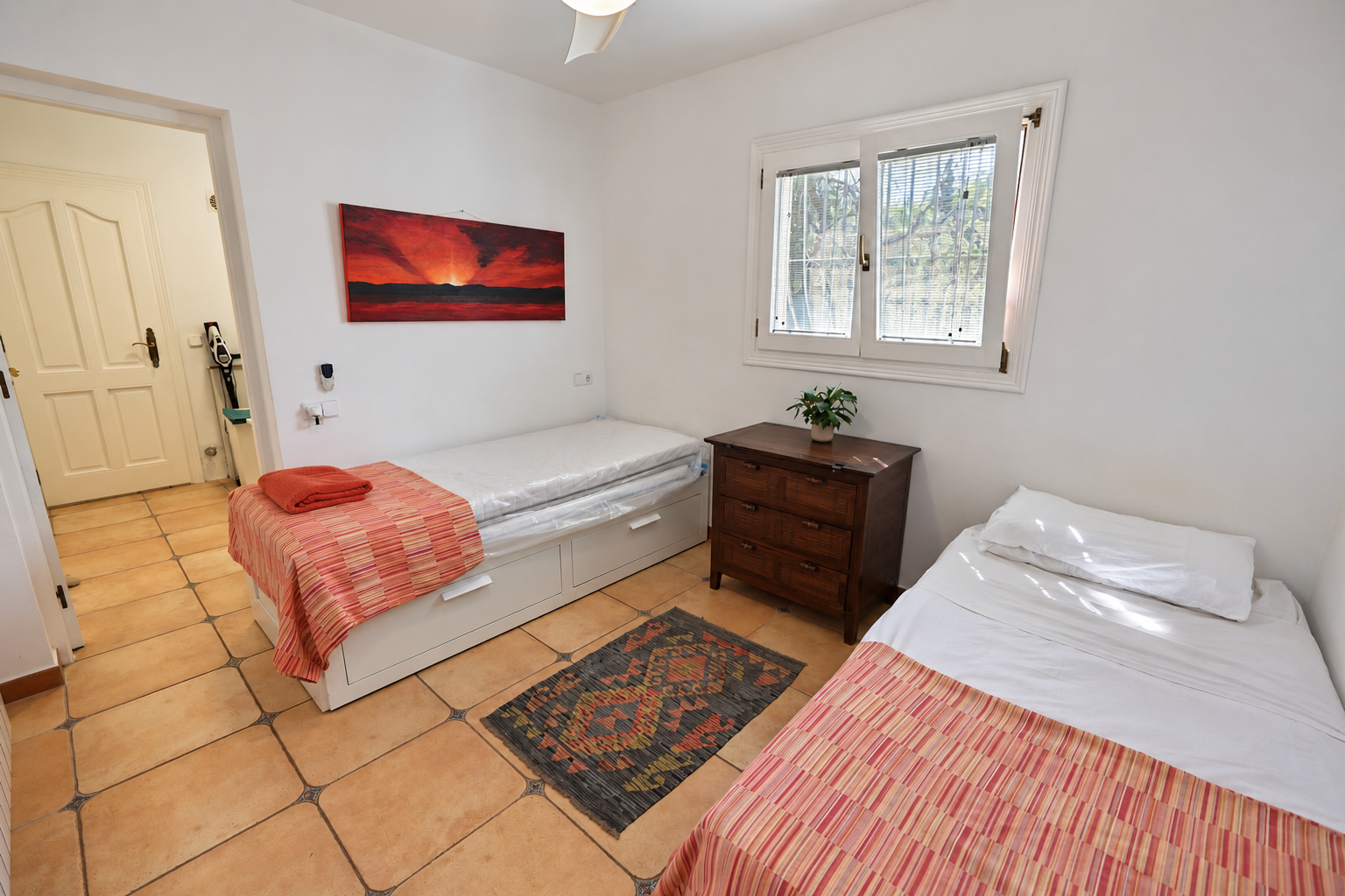 Guest bedroom