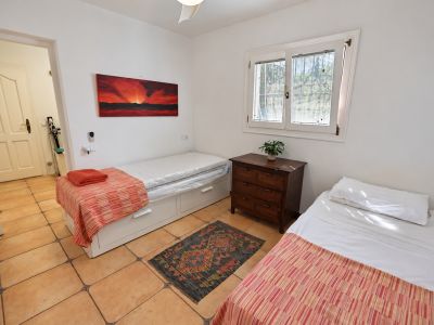 Guest bedroom
