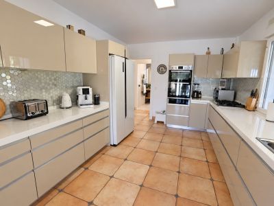 Equipped kitchen