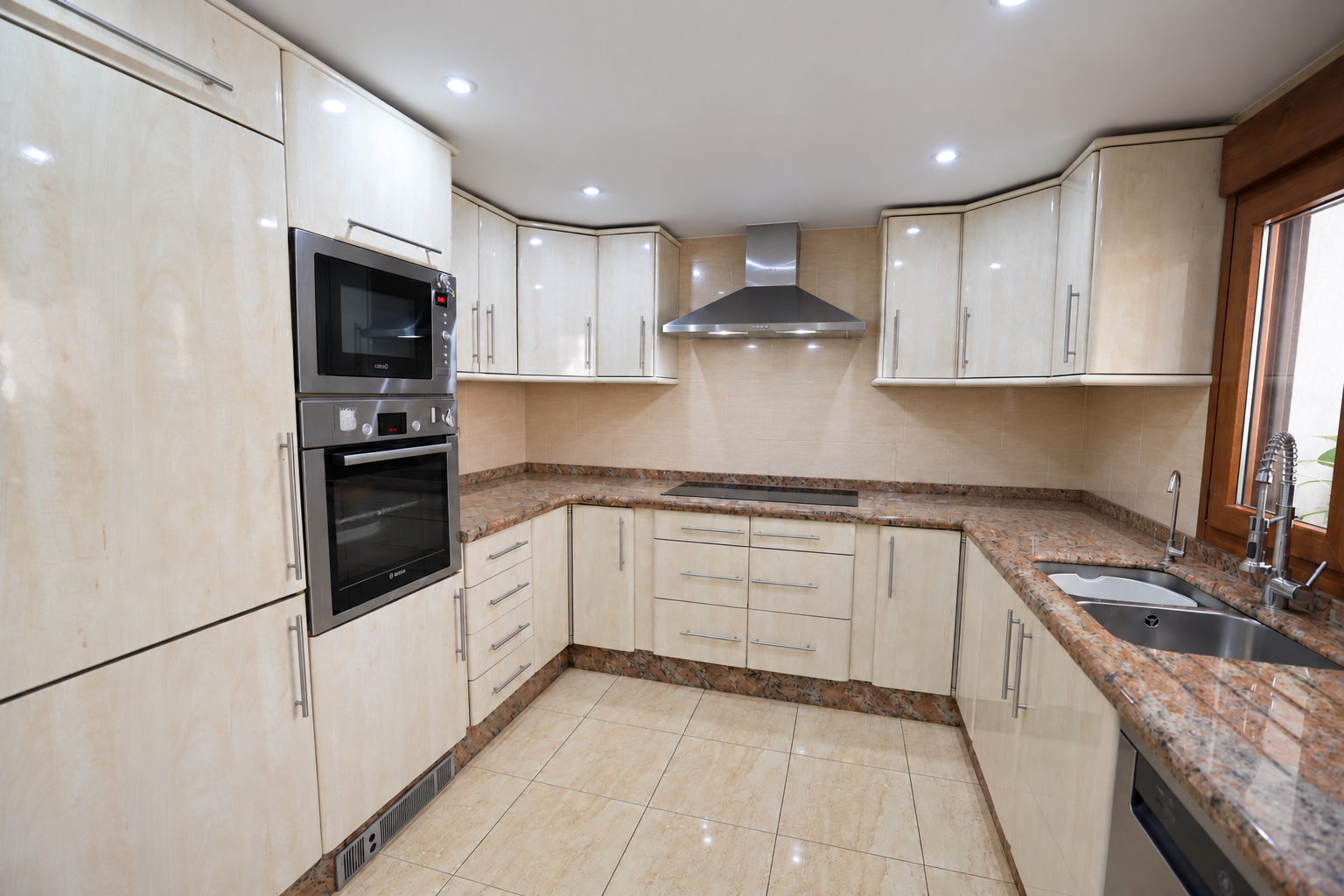 Separate kitchen