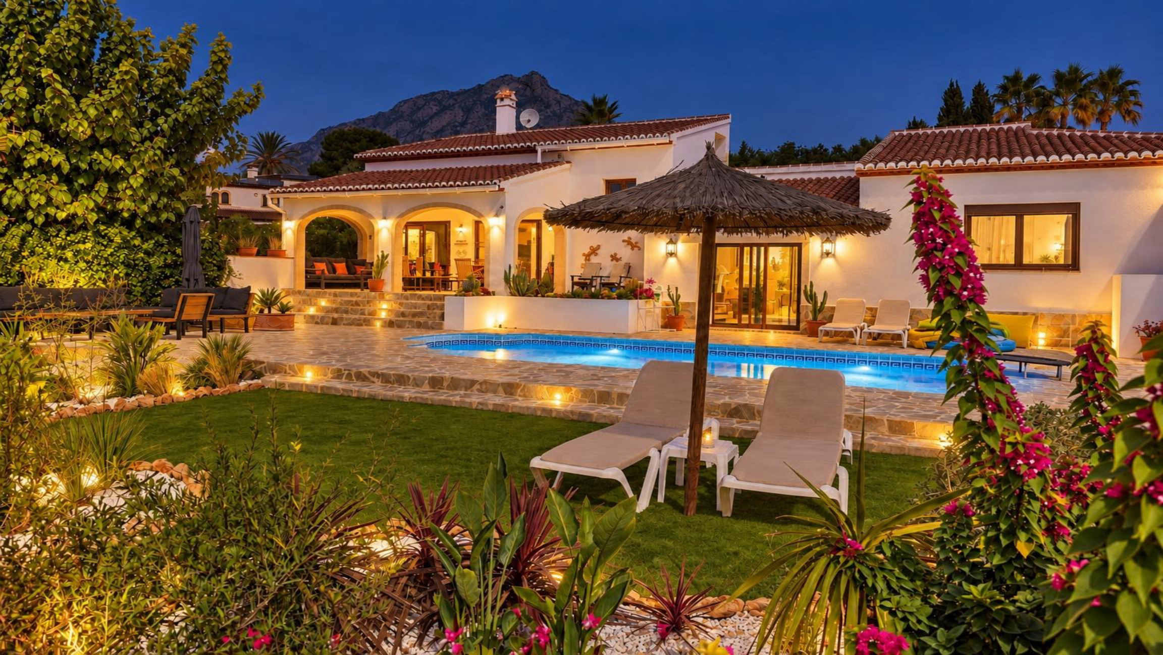 Fully refurbished villa for sale in Jávea, within walking distance of the historic centre
