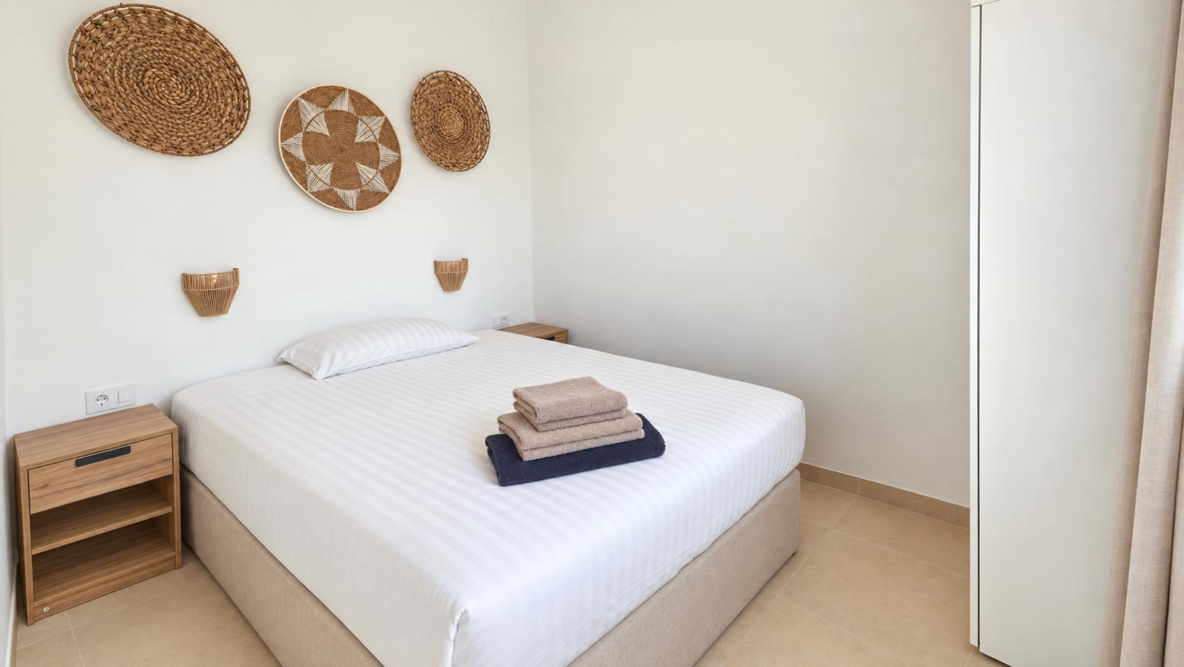 Fully refurbished villa for sale in Jávea, within walking distance of the historic centre