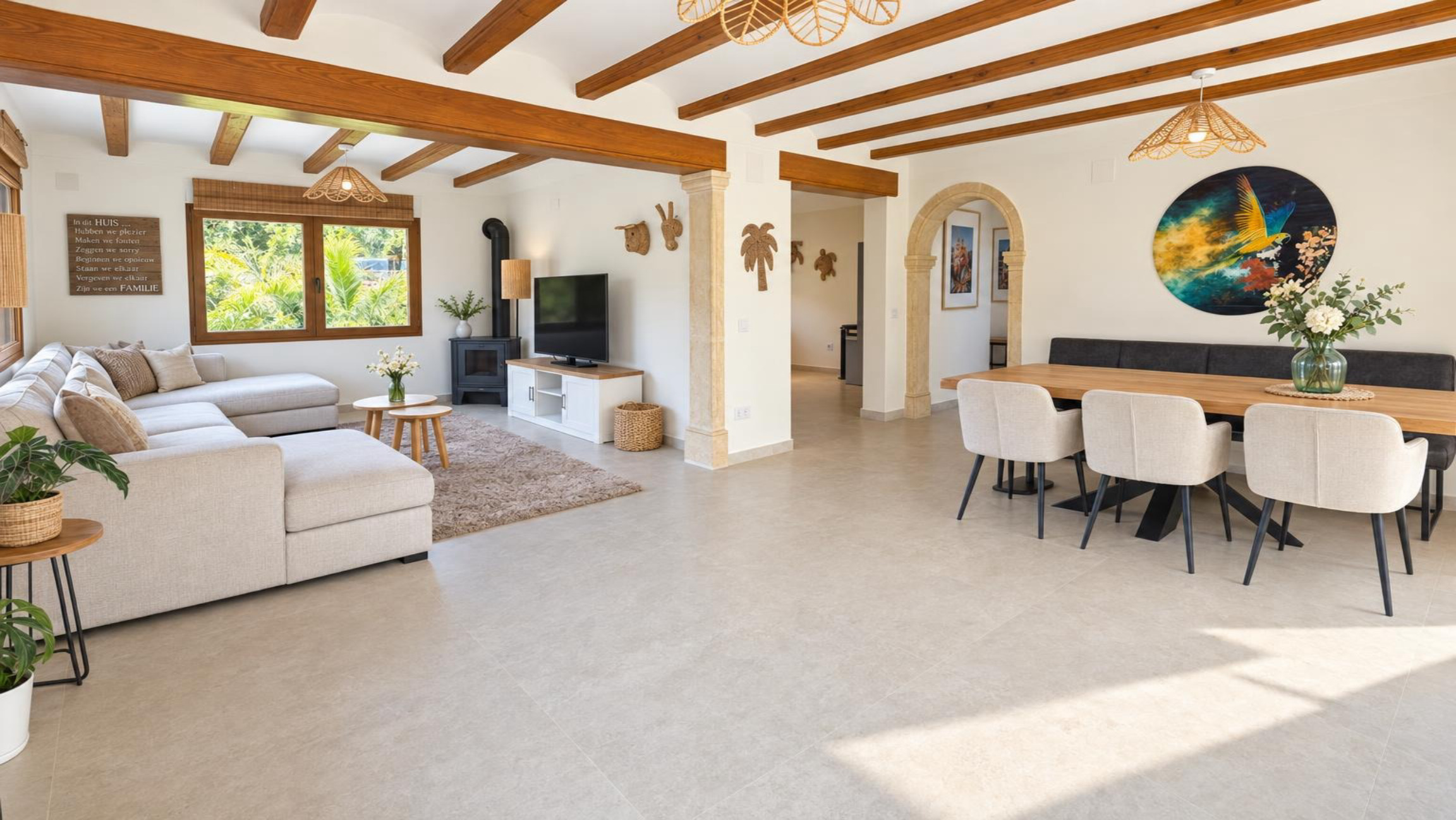 Fully refurbished villa for sale in Jávea, within walking distance of the historic centre
