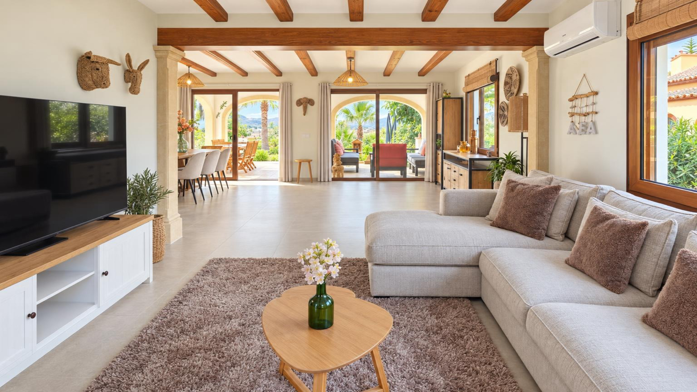 Fully refurbished villa for sale in Jávea, within walking distance of the historic centre