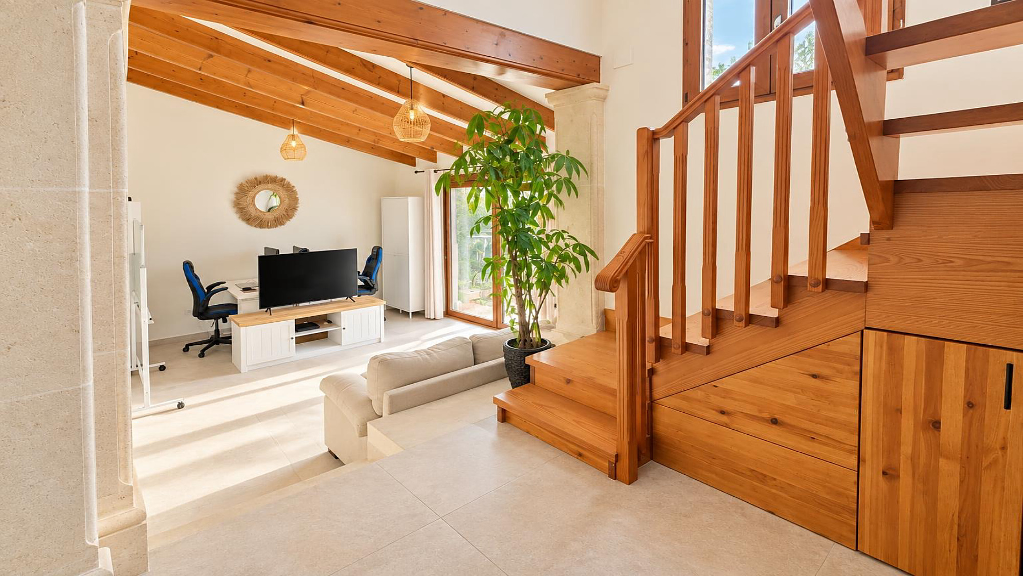 Fully refurbished villa for sale in Jávea, within walking distance of the historic centre
