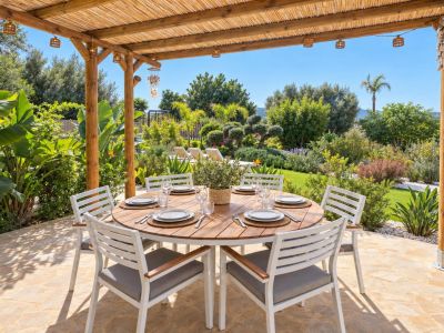 Fully refurbished villa for sale in Jávea, within walking distance of the historic centre