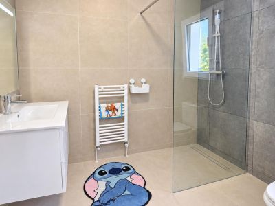 Fully refurbished villa for sale in Jávea, within walking distance of the historic centre