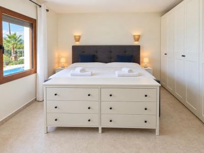 Fully refurbished villa for sale in Jávea, within walking distance of the historic centre