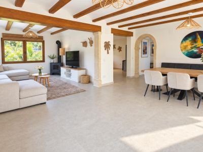 Fully refurbished villa for sale in Jávea, within walking distance of the historic centre