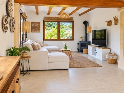 Fully refurbished villa for sale in Jávea, within walking distance of the historic centre