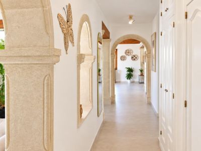 Fully refurbished villa for sale in Jávea, within walking distance of the historic centre