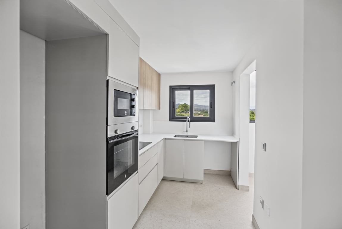 Separate kitchen