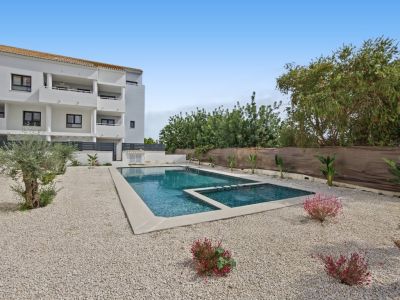 Communal swimming pool