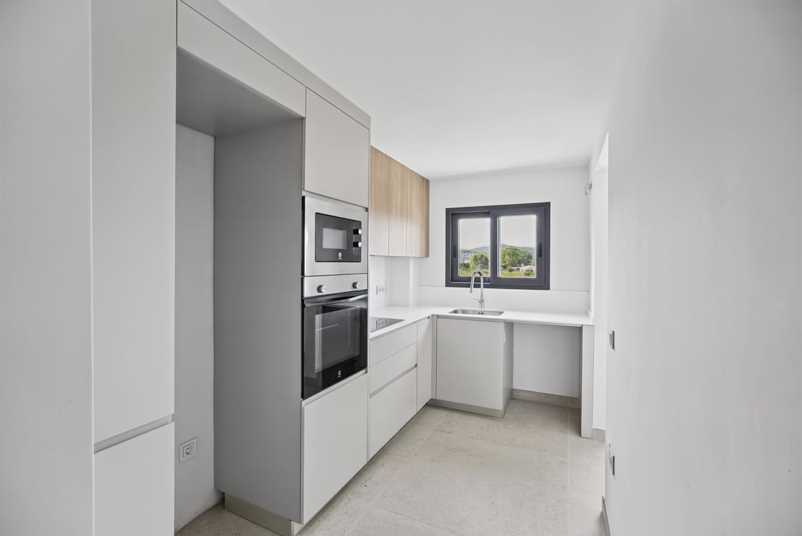 Separate kitchen