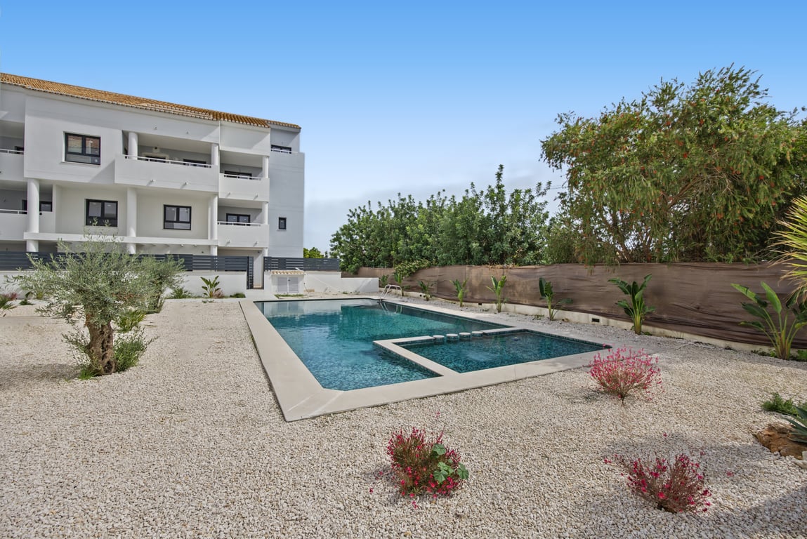 Communal pool and garden