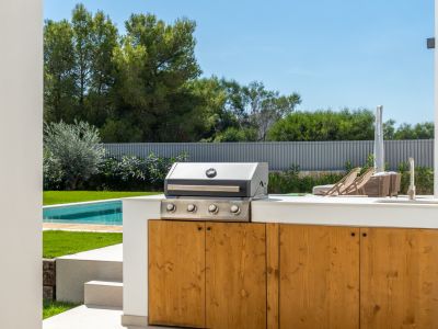 Outdoor kitchen and pool