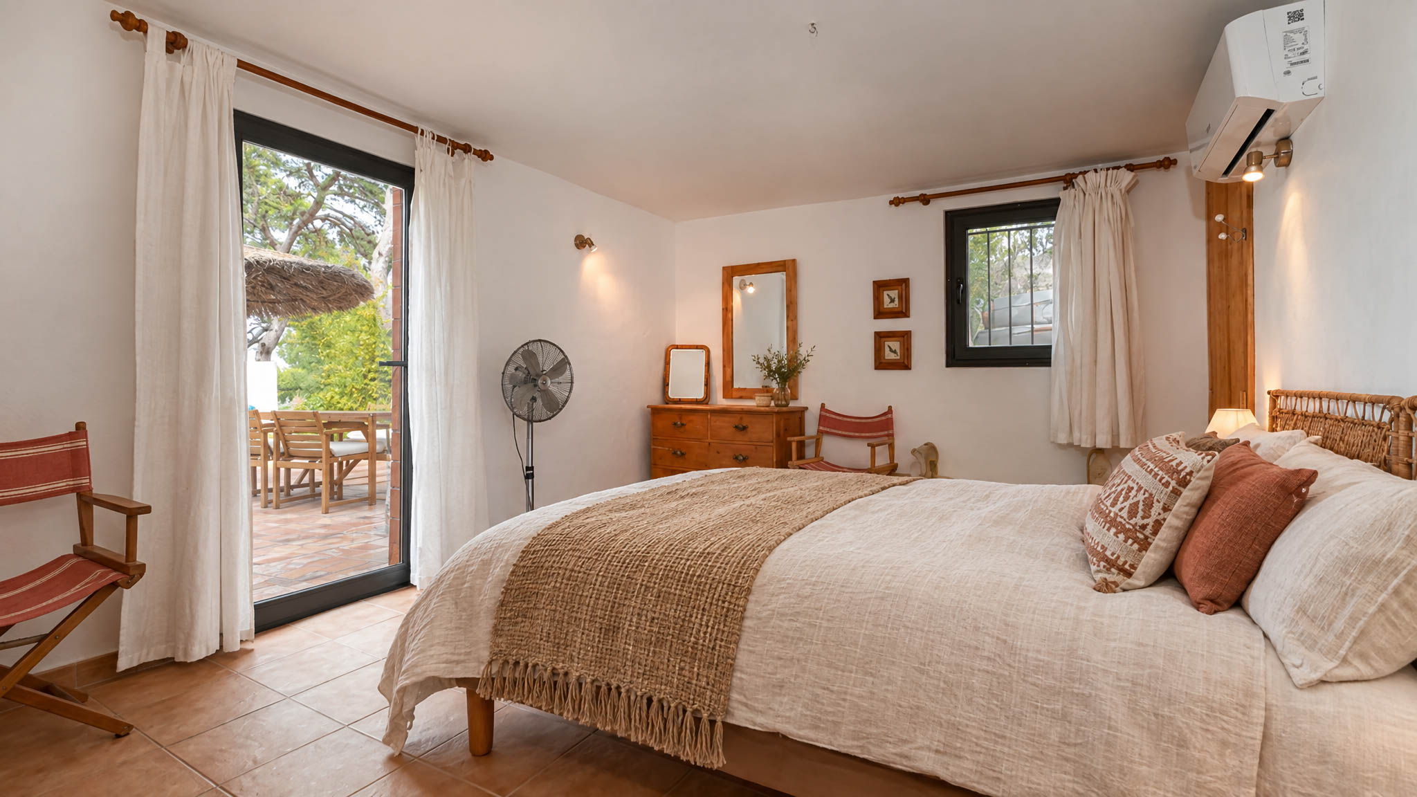 Charming 4-Bedroom Villa with Sea Views & Pool in Jávea