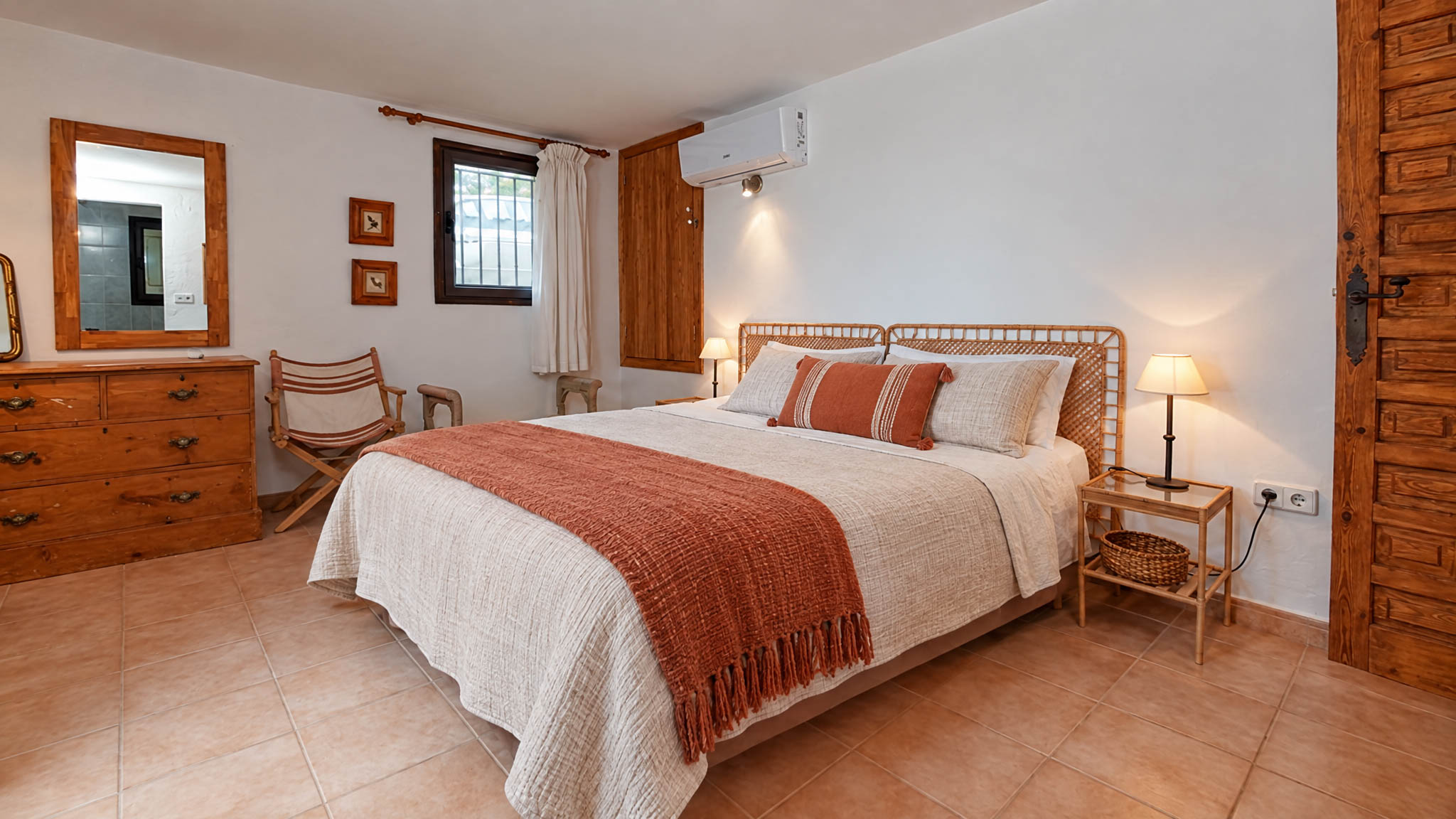 Charming 4-Bedroom Villa with Sea Views & Pool in Jávea