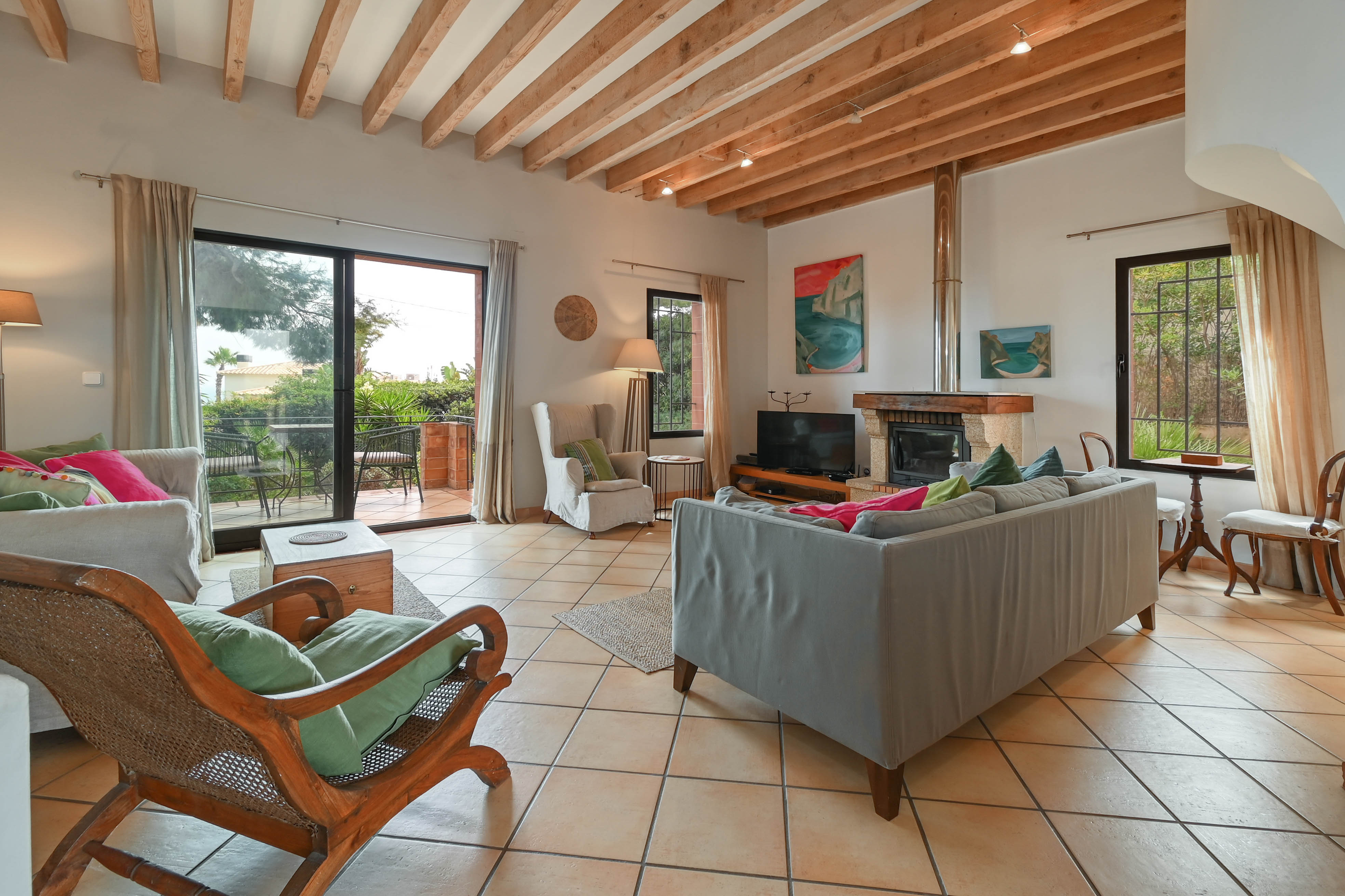 Charming 4-Bedroom Villa with Sea Views & Pool in Jávea