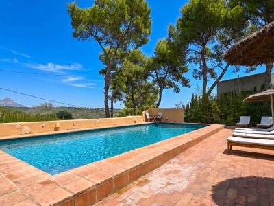Charming 4-Bedroom Villa with Sea Views & Pool in Jávea