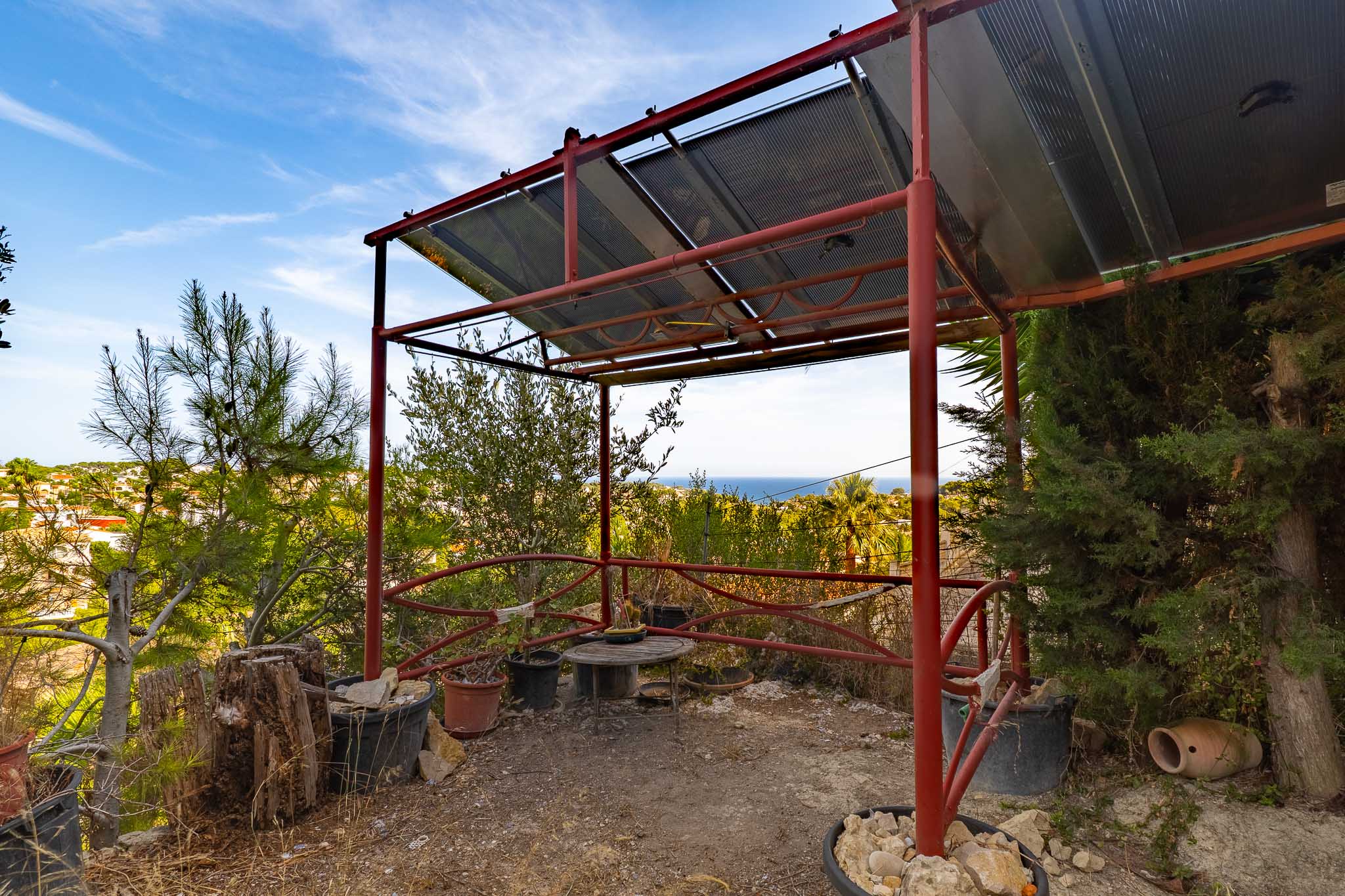 Pergola with sea views