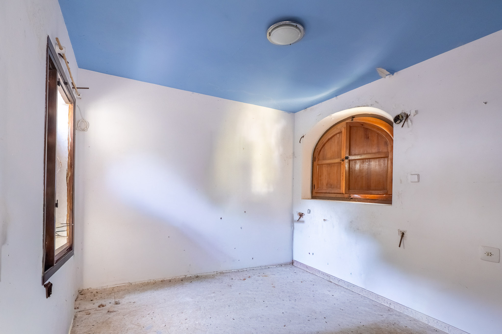 Bedroom to renovate