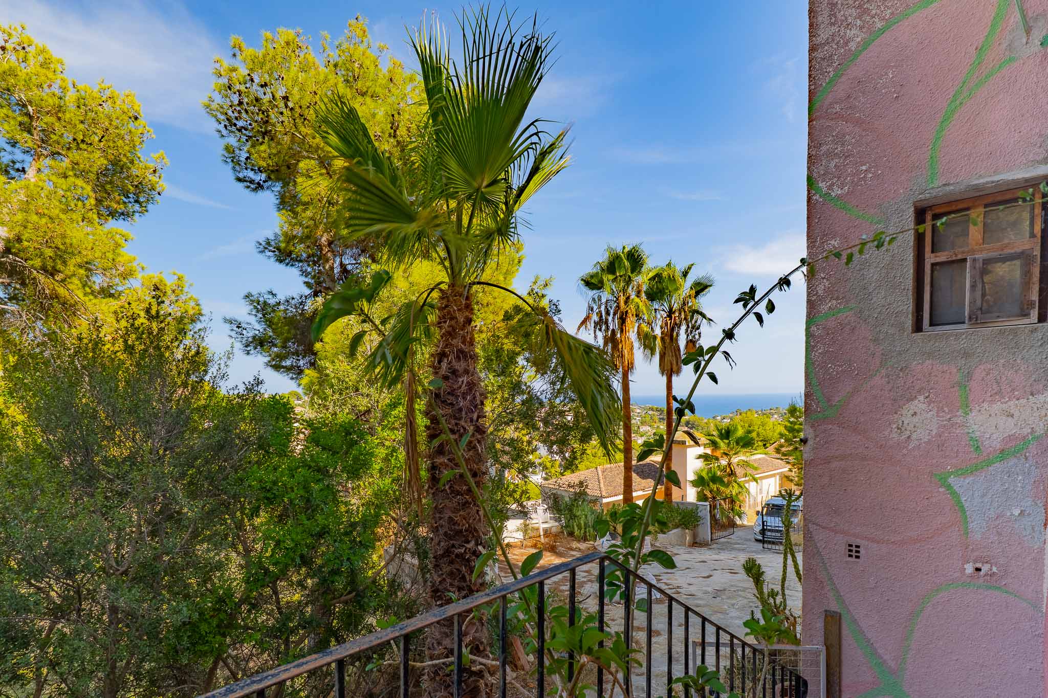 Sea views from the exterior