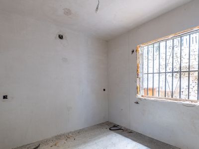 Bedroom to renovate