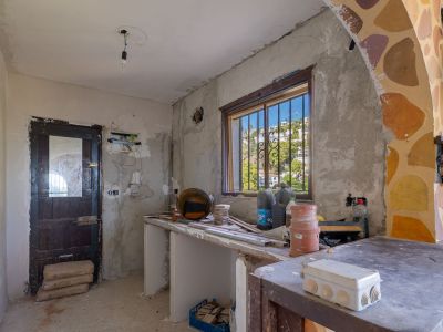 Kitchen to renovate