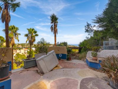 Terrace with sea views