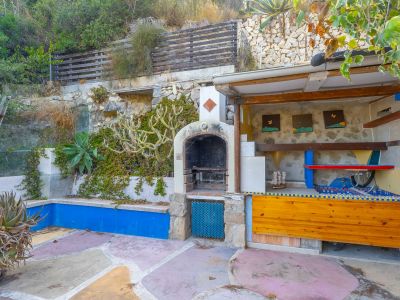 Outdoor kitchen with barbecue