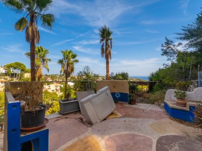 Terrace with sea views