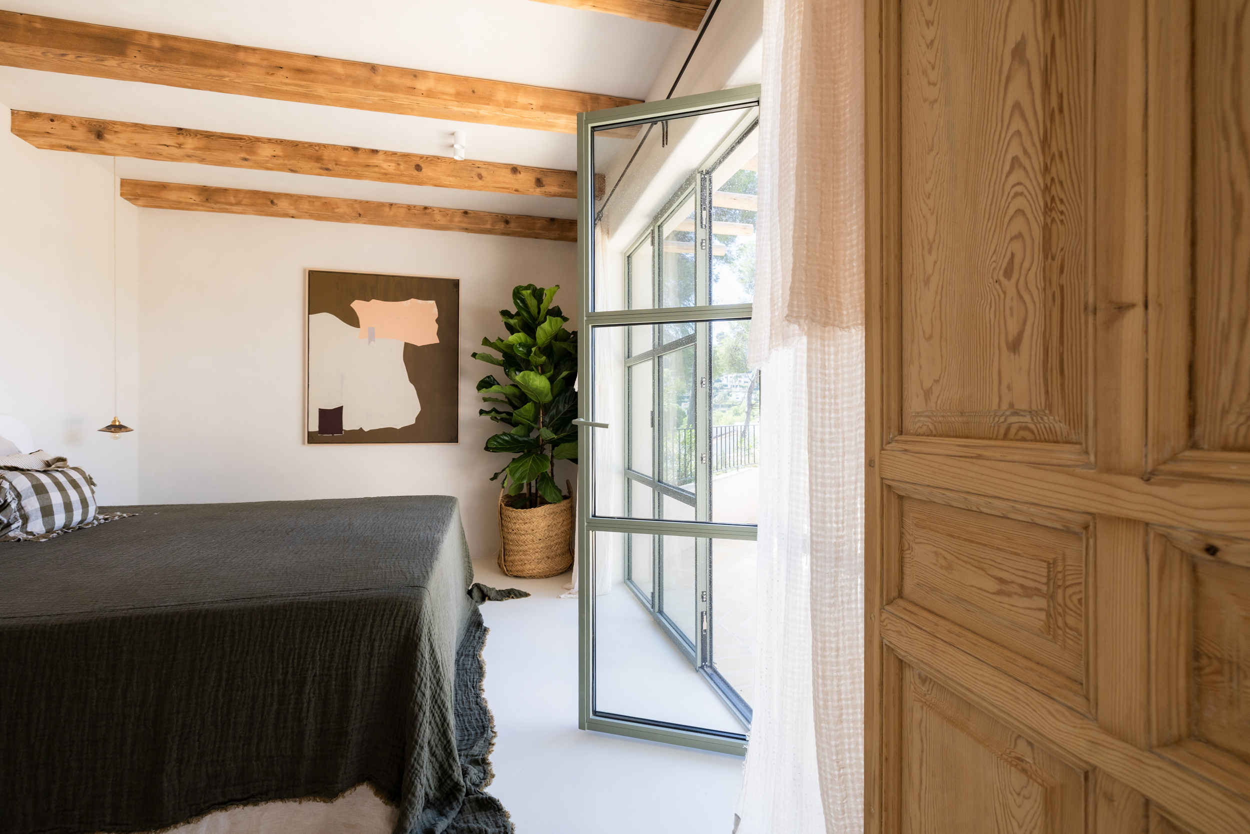 Bedroom with terrace access